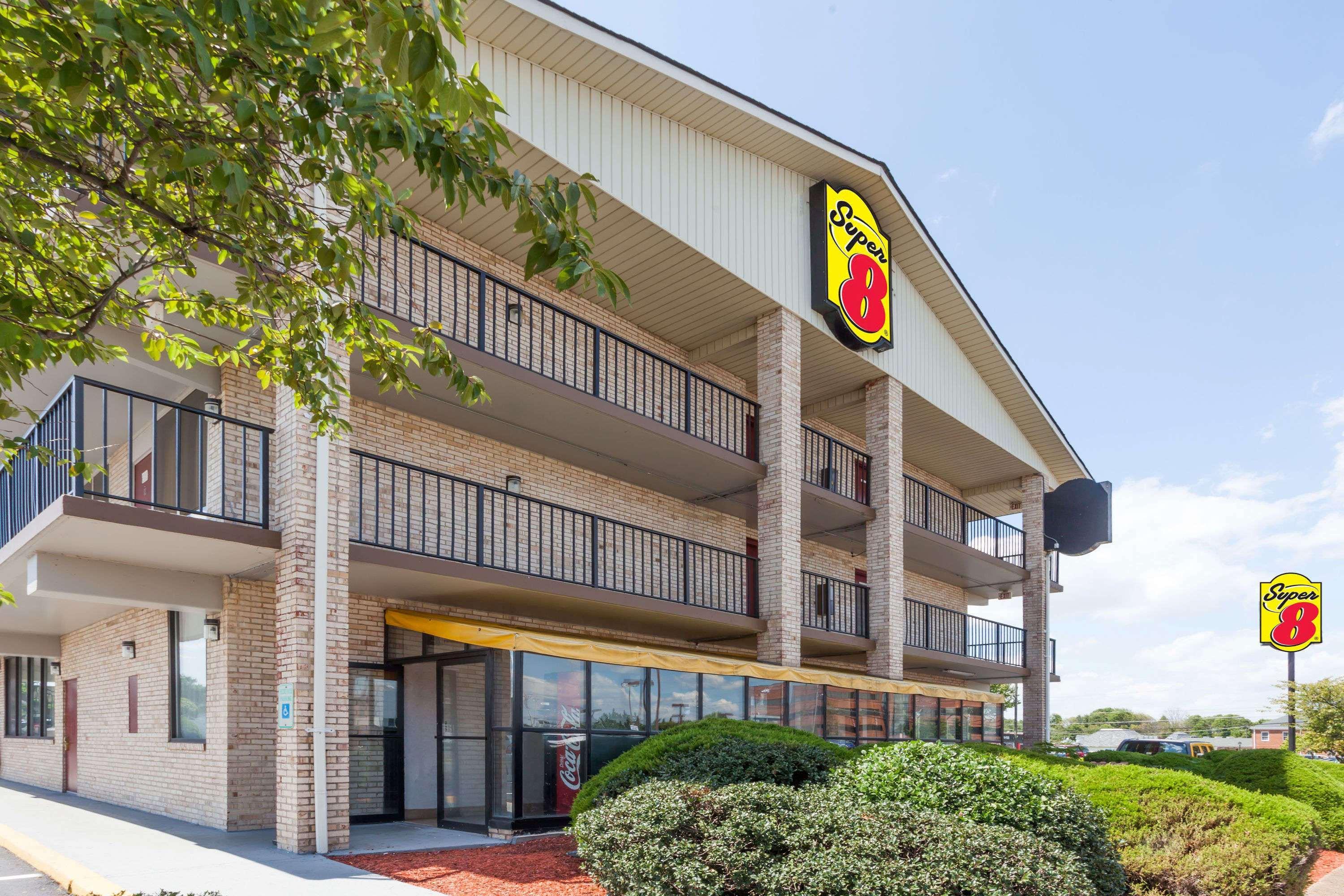 Super 8 By Wyndham Manassas Hotel Exterior foto